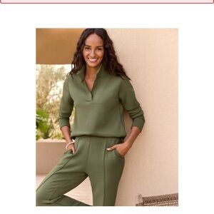 Tommy Bahama Two Piece Two Palms Voyage Sweatshirt and Pin Tuck Pants Set